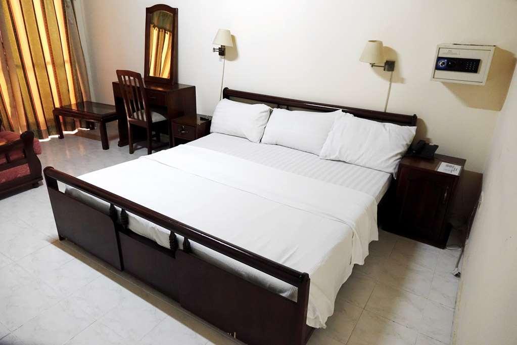 Wusum Hotel Makeni Zimmer foto
