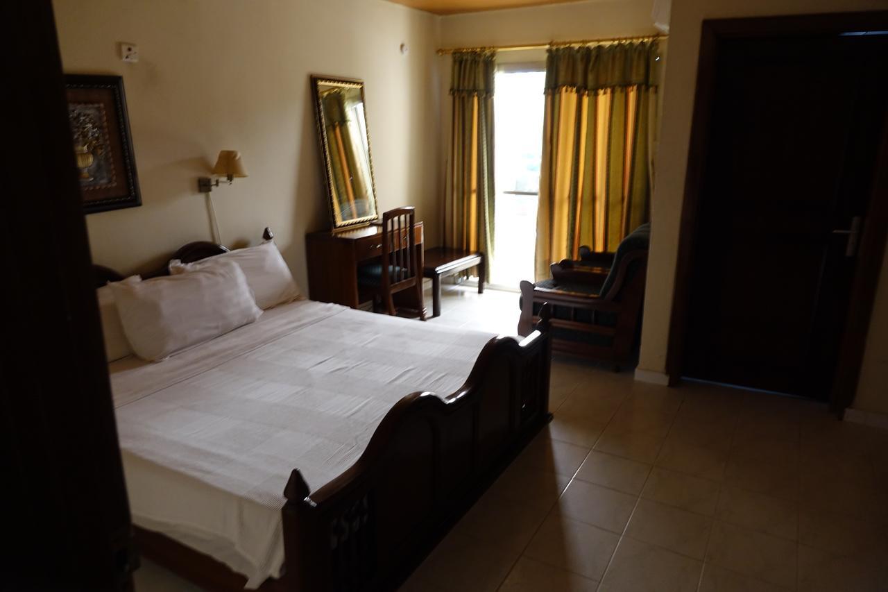 Wusum Hotel Makeni Exterior foto